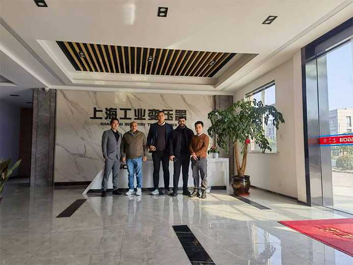 エジプト人のクライアントが実際に私たちのワークショップを訪れることを温かく心から歓迎します。